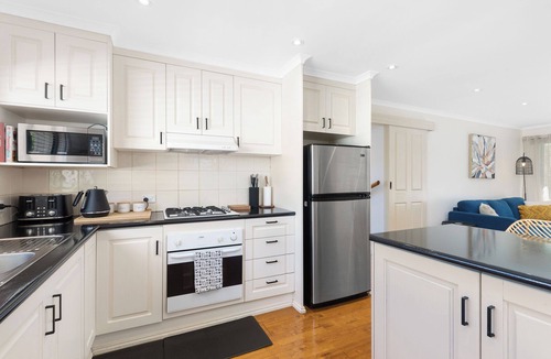 Mount Gambier Cottage | Charming CBD cottage - walk everywhere