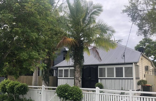 Windsor House | Charming cottage with backyard and close to everything