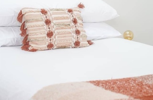 Highton House | Charming Highton Hideaway between CBD and Surf Coast