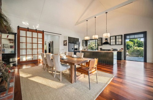 North Tamborine House | Charming Queenslander With 5 Acres Private Land