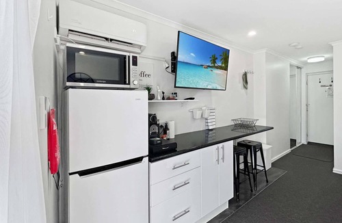 Mandurah Apartment | Charming Studio Apartment in Mandurah