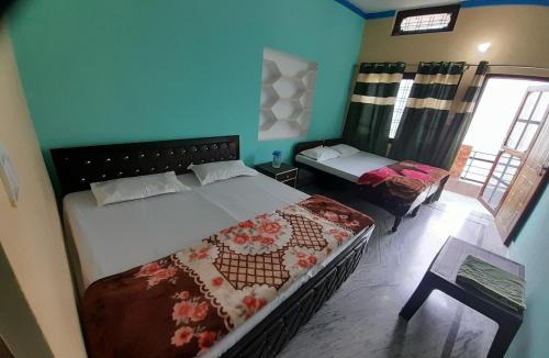 Guptkashi Hostel | Chaukhamba view stay