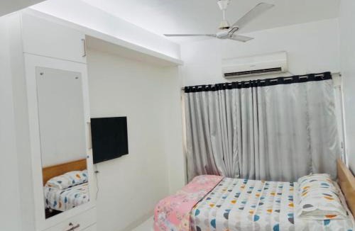 Basundhara Residential Area Apartment | Cheapest Cozy Studio Apartment Tv Ac Netflix