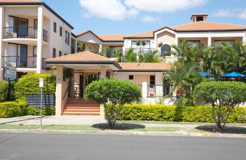 Surfers Paradise Apartment | Chevron Palms
