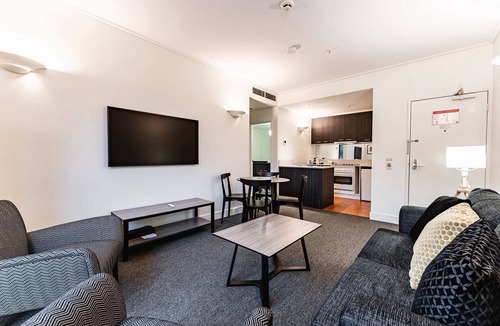 East Melbourne Apartment | Chic 1-Bed in East Melbourne with Gym & Pool