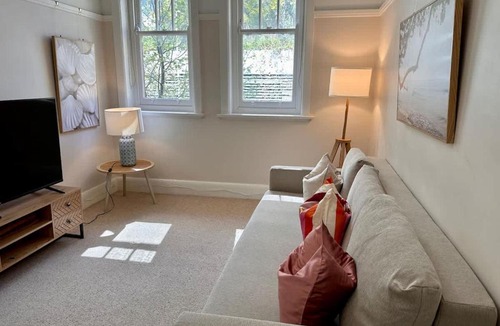 Kings Cross Apartment | Chic 1-Bed unit at Potts Point