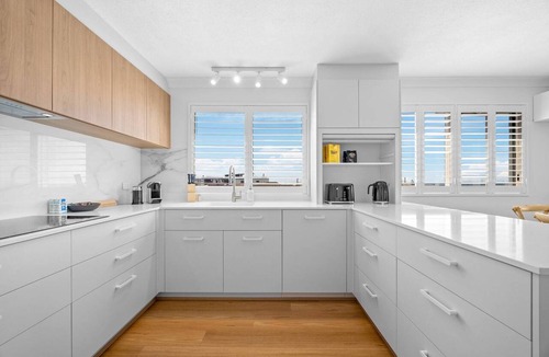Manly Apartment | Chic 4-Bed Townhouse with Ocean Views