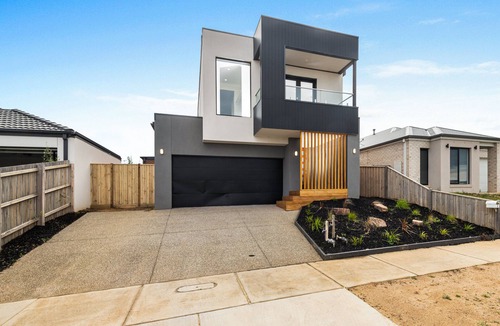 Torquay House | Chic 4 br, 2 storey, ocean view & family friend