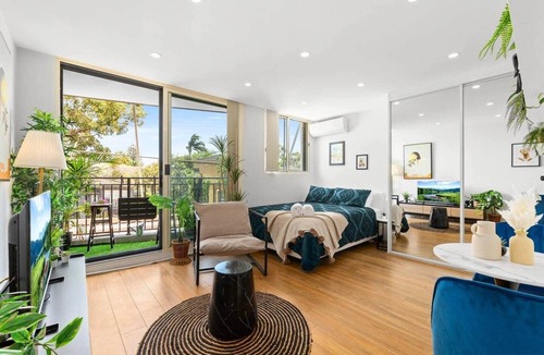 Rose Bay Apartment | Chic Rose Bay Studio with Balcony
