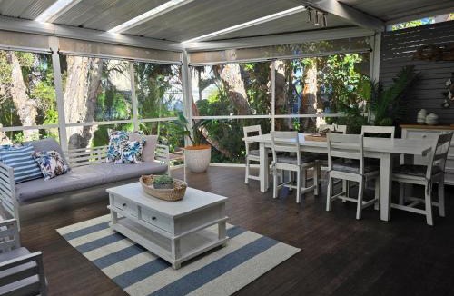 Forster House | CHILL-OUT BEACH HOUSE - One Mile Beach