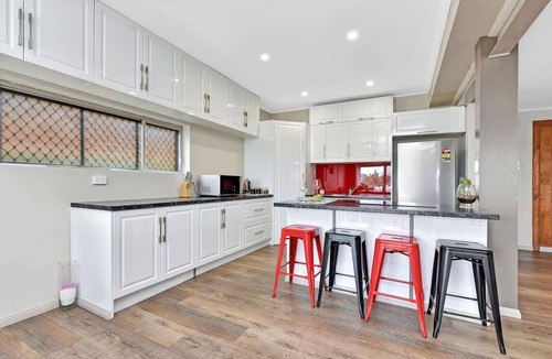 Cessnock Apartment | Chillout with Pool in Cessnock