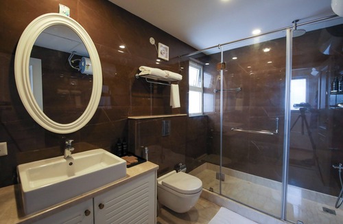 Nagoa Hotel | Cielorra Villa