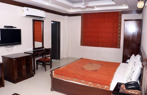 Patel Nagar Hotel | Clark heights