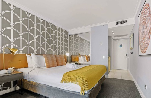 Haymarket Apartment | Classic City Abode Su