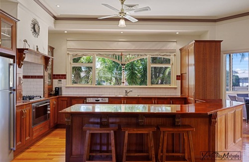 Yarrawonga House | Classic Federation House close to Town & Lake