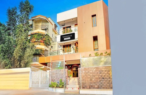 Dwaraka Nagar House | Classic With Balcony Vijaya Residency