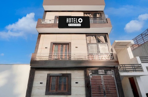 Ayodhya House | Classic With Balcony Tedhi Bazaar Ram Janambhumi