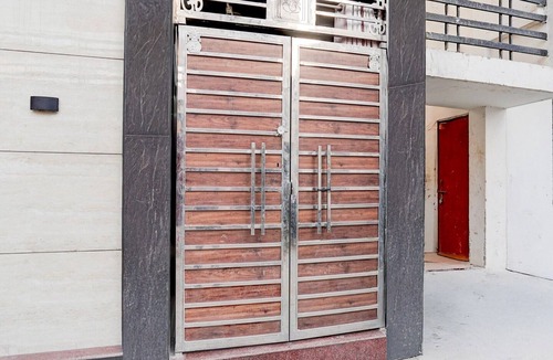 Ayodhya House | Classic With Balcony Tedhi Bazaar Ram Janambhumi