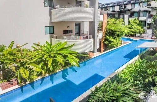 Bulimba Apartment | Classic Woolstore Apartment in Teneriffe