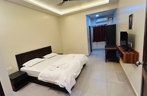 Candolim Hotel | Claudina Baga Beach