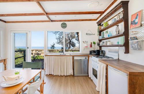 Flinders House | Cleversley Cottage - Ocean Views Pets Golf