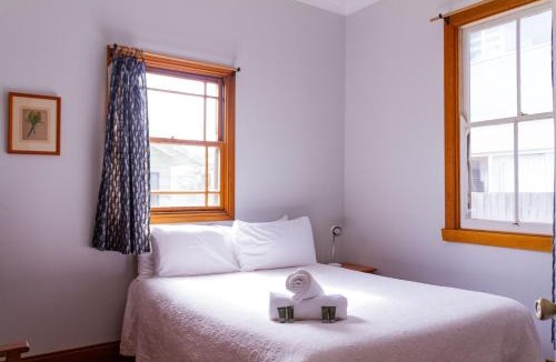 Noraville House | Cliff Cottage - Noraville