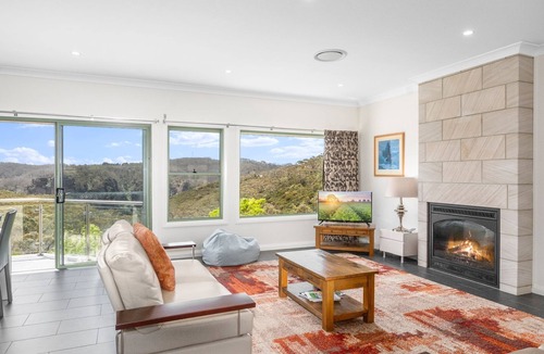 Katoomba House | Cliffnest House & Studio