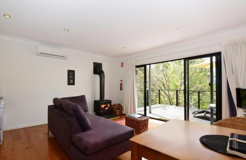 Kangaroo Valley House | Cloudsong Chalet 2 Close to the village centre