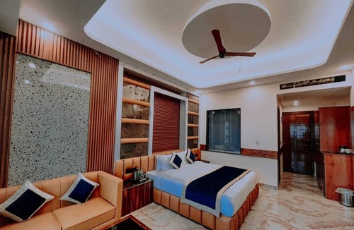 Shimla Hotel | Clovis Hotel & Restaurant