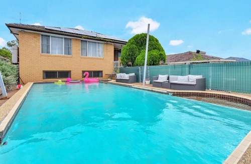 Cessnock House | Coal d' Vine Entertainer - Cessnock NSW