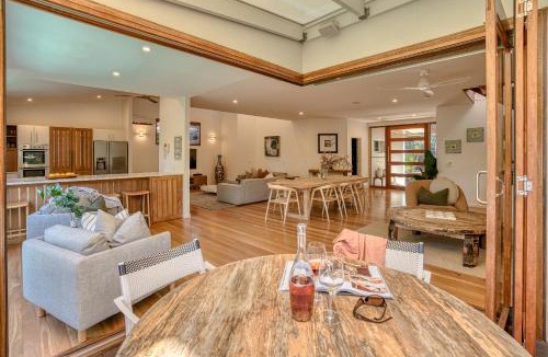 Sunrise Beach House | Coast Along