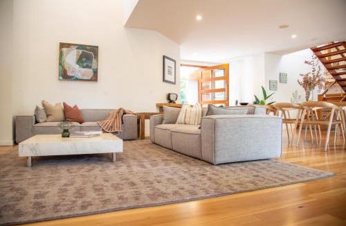 Sunrise Beach House | Coast Along
