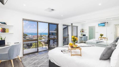 Corlette House | Coastal Breezes