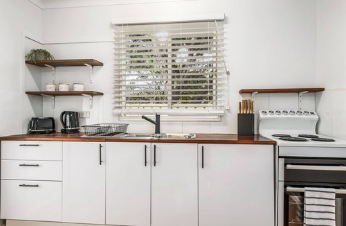 Crescent Head Apartment | Coastal Chic Apartment Only Minutes to the Beach