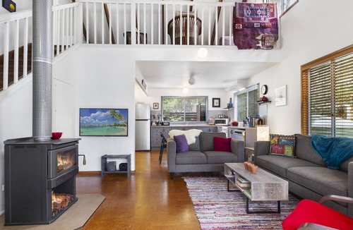 Mossy Point House | Coastal Comfort 450m to the Beach