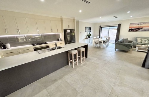 Moonta Bay House | Coastal Epping Escape - Family Home in Moonta Bay