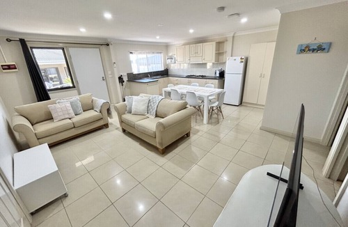 Moonta Bay House | Coastal Epping Escape - Family Home in Moonta Bay