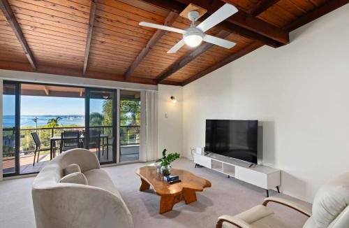 Ormiston House | Coastal Family Escape with Pool Balcony and Bay Views