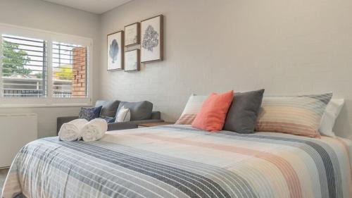 Sawtell Hotel | Coasters 18 - steps from downtown Sawtell