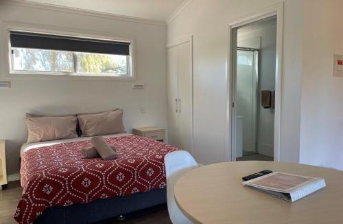 Cobar Hotel | Cobar Caravan Park