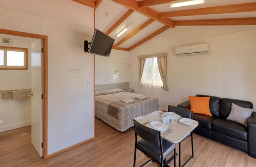 Cobar House | Cobar Caravan Park