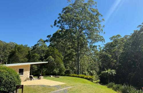 Lowanna Apartment | Coffs Coast Mountain Retreat Cabin 2