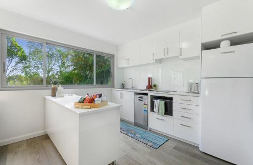 Collaroy House | Collaroy 3Br Beach Home with Large Pool Ground Floor