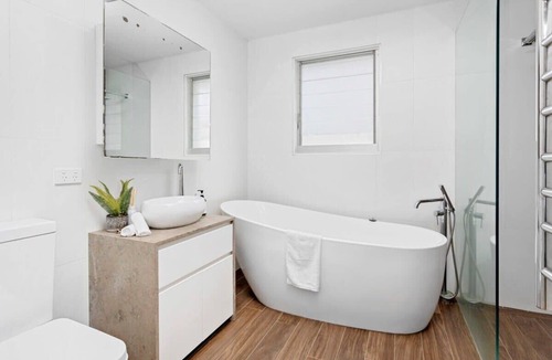 Collaroy Beach Apartment | Collaroy Beachfront Escape - Views and Parking