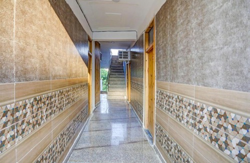 Noida Hotel | Collection O Aditya Inn Sector 66 Noida Near Adarsh Pariksha Kendra