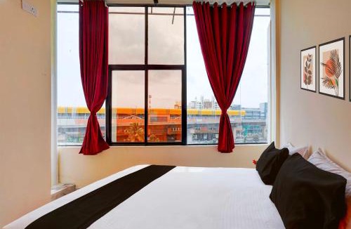 Electronics City Hotel | Collection O Beratena Agrahara Metro Station