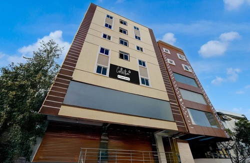 Kukatpally Housing Board Colony House | Collection O Forum Mall Hyderabad