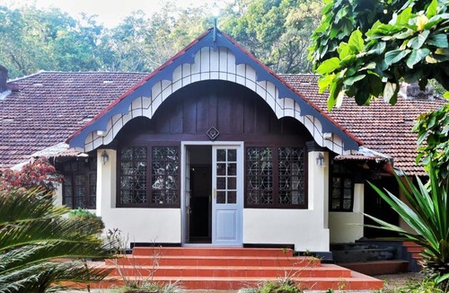 Horur Hotel | Colonial canopy