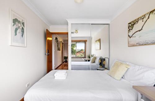 Liverpool House | Comfort & Calm - Double Room on a Quiet Crescent in Liverpool - Shared Bathroom