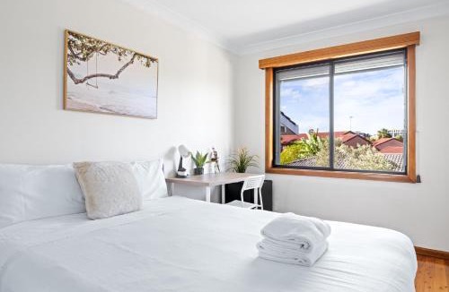 Liverpool House | Comfort & Calm - Double Room on a Quiet Crescent in Liverpool - Shared Bathroom